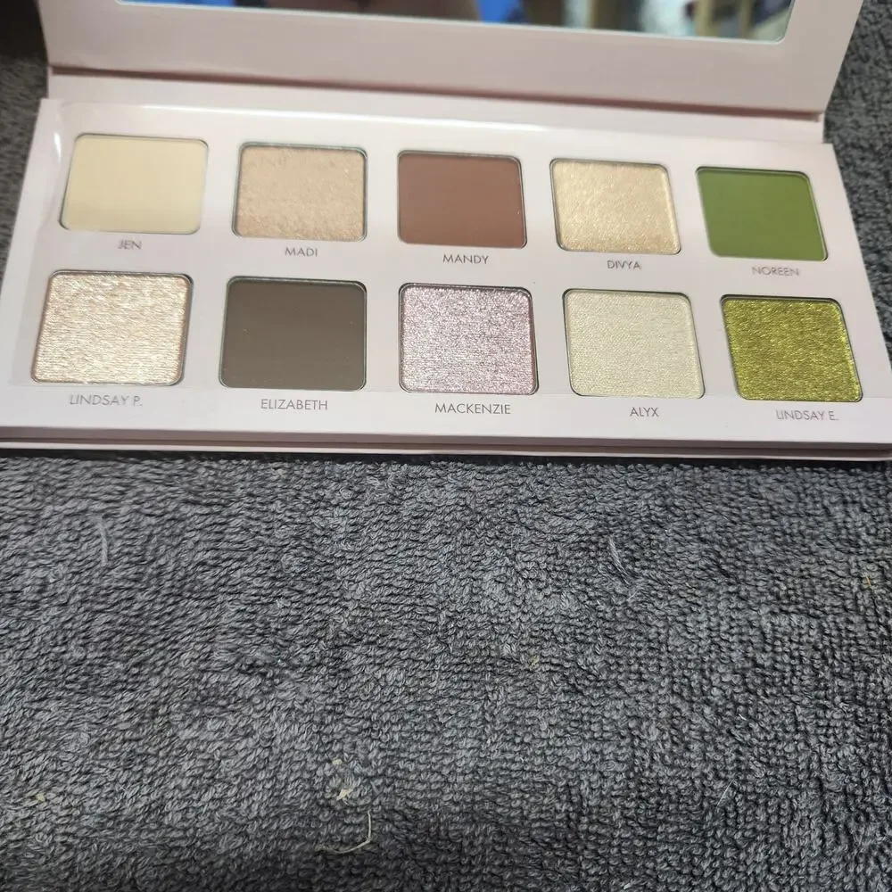 Wander Beauty eyeshadow palette 10 shades b34